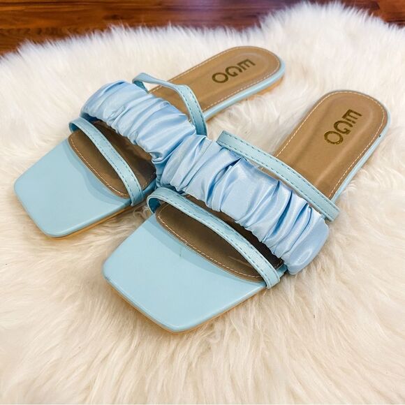 🍋 EGO • NWOB! Women’s Baby Blue Slip-On Fashion Sandals Size 7US/5UK - Picture 1 of 7